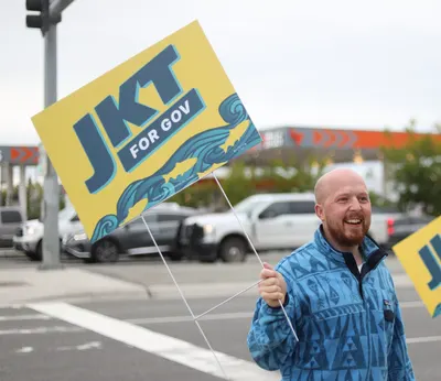 Fractured GOP field, candidate's improbable rise could clear path for a Democrat in Alaska governor's mansion